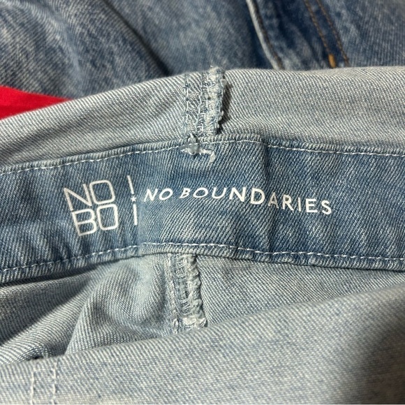 No Boundries Juniors Bib Overall Shorts Medium Embroidered Flowers Frayed - Picture 3 of 6